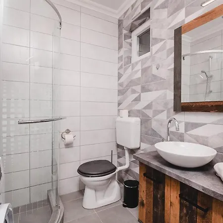 Reborn Lux Apartman *